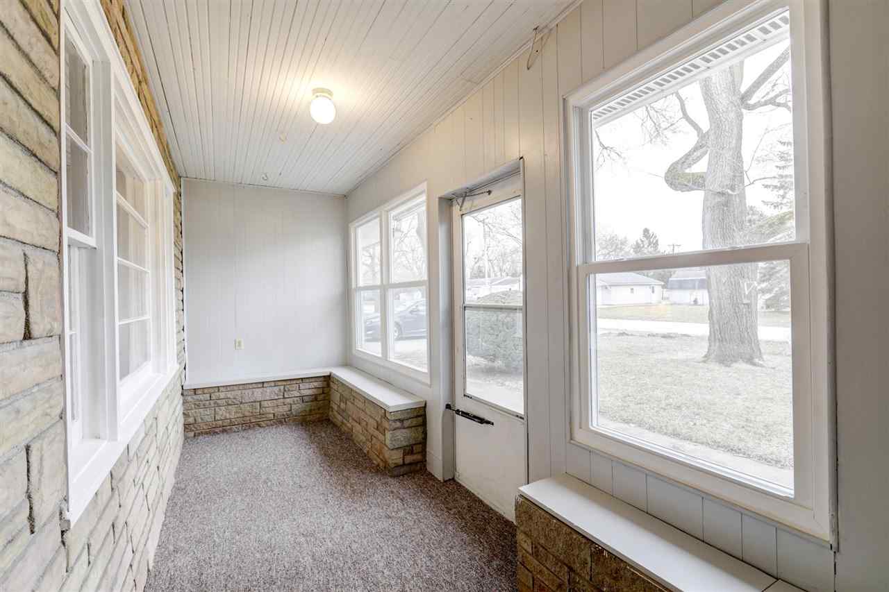 resized-2349823-404 E 4th-16.jpg